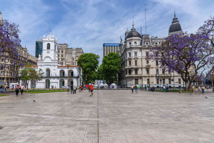 Argentina - Buenos Aires 004 - Montserrat - plaza de Mayo.jpg
